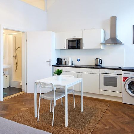 Nice Studio Close To Metro III Вена Экстерьер фото