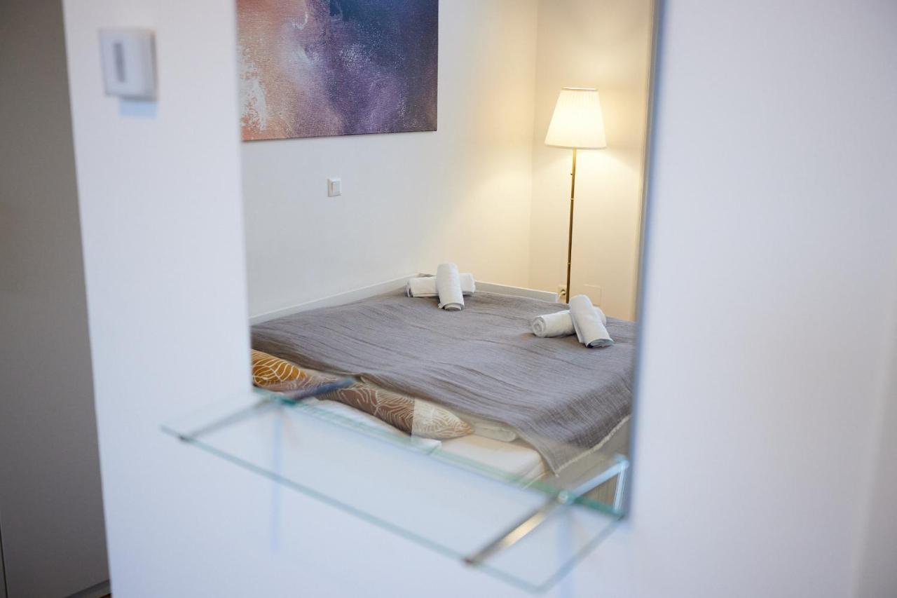 Nice Studio Close To Metro III Вена Экстерьер фото