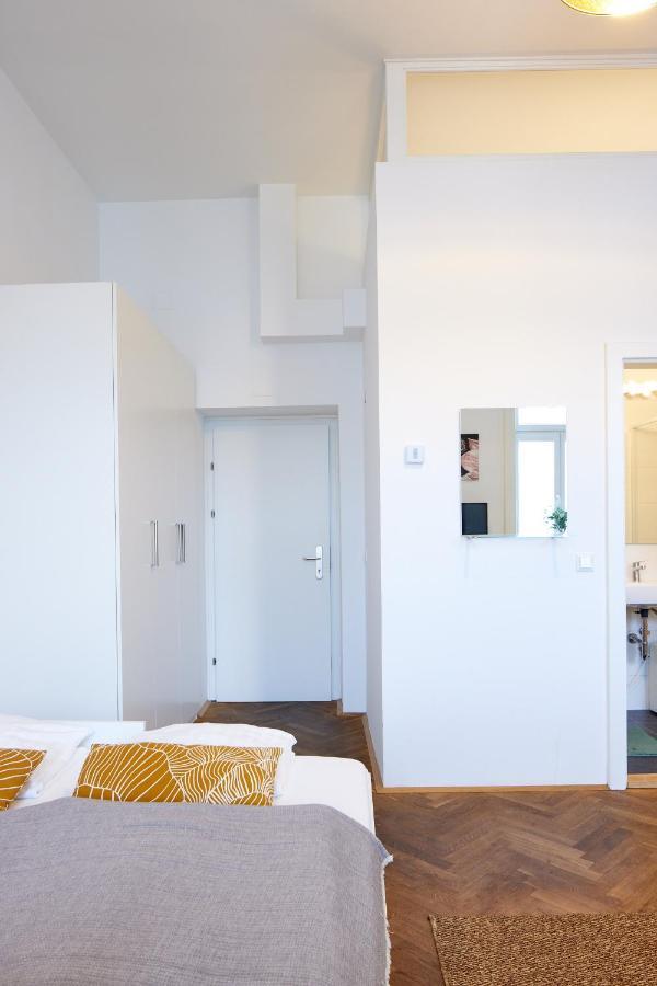 Nice Studio Close To Metro III Вена Экстерьер фото