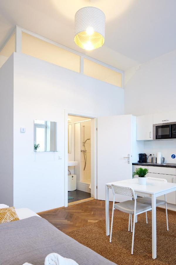 Nice Studio Close To Metro III Вена Экстерьер фото