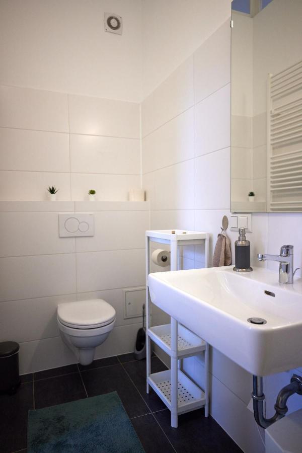 Nice Studio Close To Metro III Вена Экстерьер фото