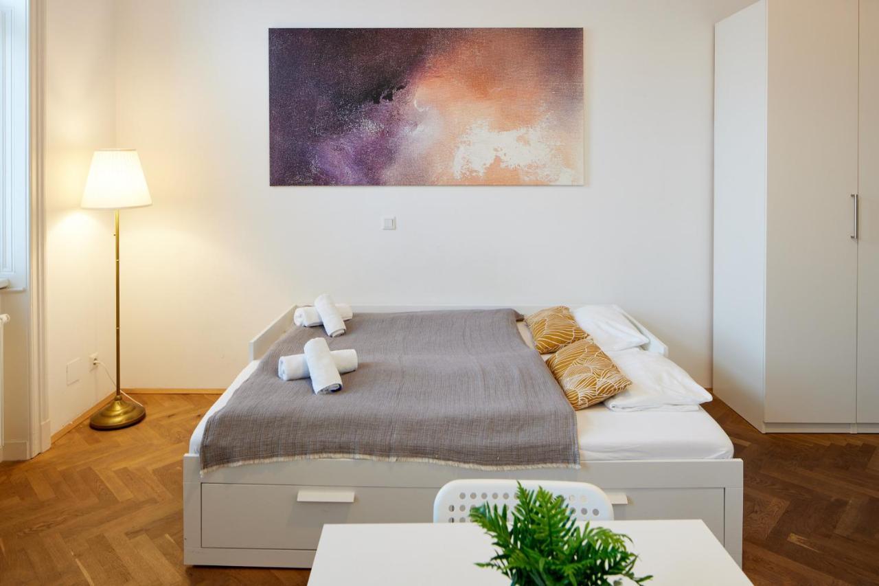 Nice Studio Close To Metro III Вена Экстерьер фото